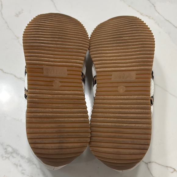 MIA White and Tan Sneakers Fashion-Forward Design - Picture 8 of 16